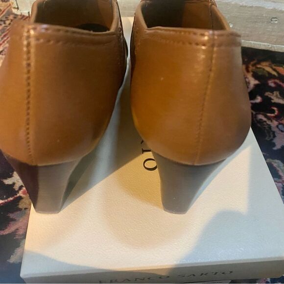 Beautiful ankle boots by Franco Sarto in size 7m - Picture 3 of 4